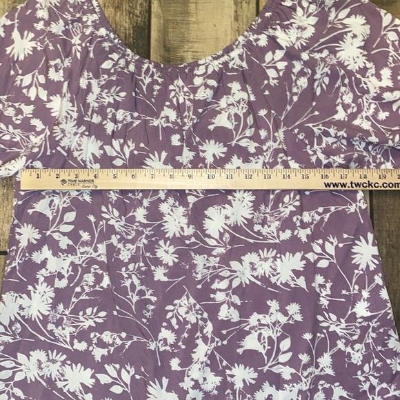 🆕 Listicle Lavender Floral Blouse - Picture 4 of 10